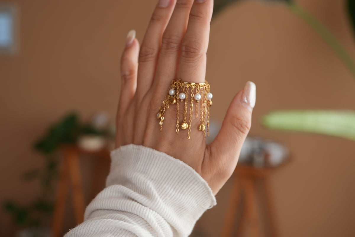 Pearls Shower Ring